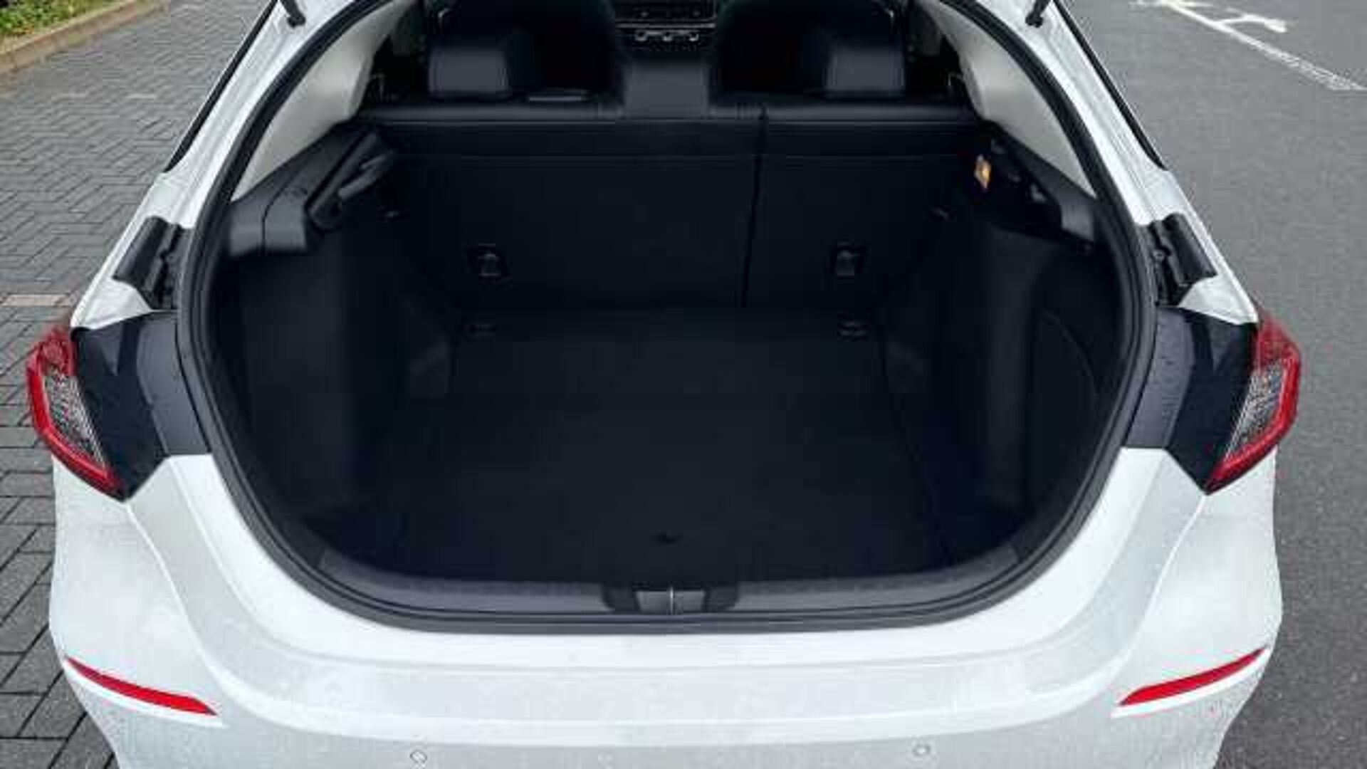 Honda Civic Hybrid 2.0 eHEV Advance 5dr CVT 