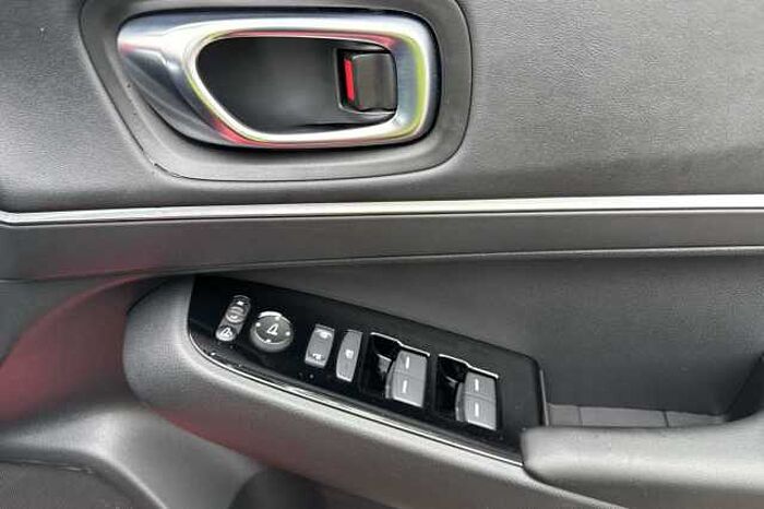 Honda HR-V Hybrid 1.5 i-MMD (131ps) Advance eCVT 5-Door 