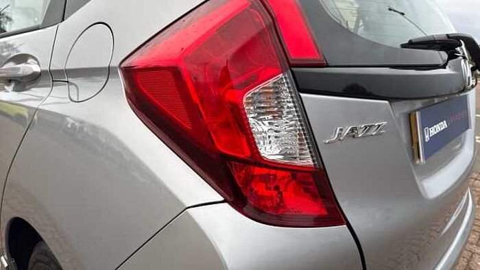 Honda Jazz 1.5 i-VTEC Sport 5dr CVT 