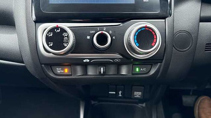 Honda Jazz 1.5 i-VTEC Sport 5dr CVT 